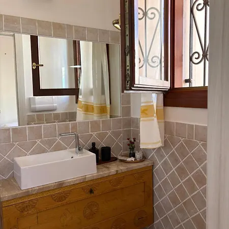 Luce's 3* Porto San Paolo